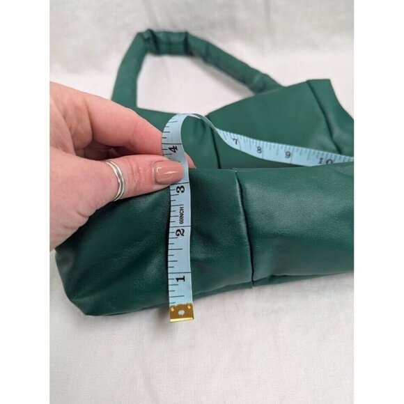 Small dak green plush tote bag with snap closure measures 9 x 9 x 3 O4 - Picture 2 of 8